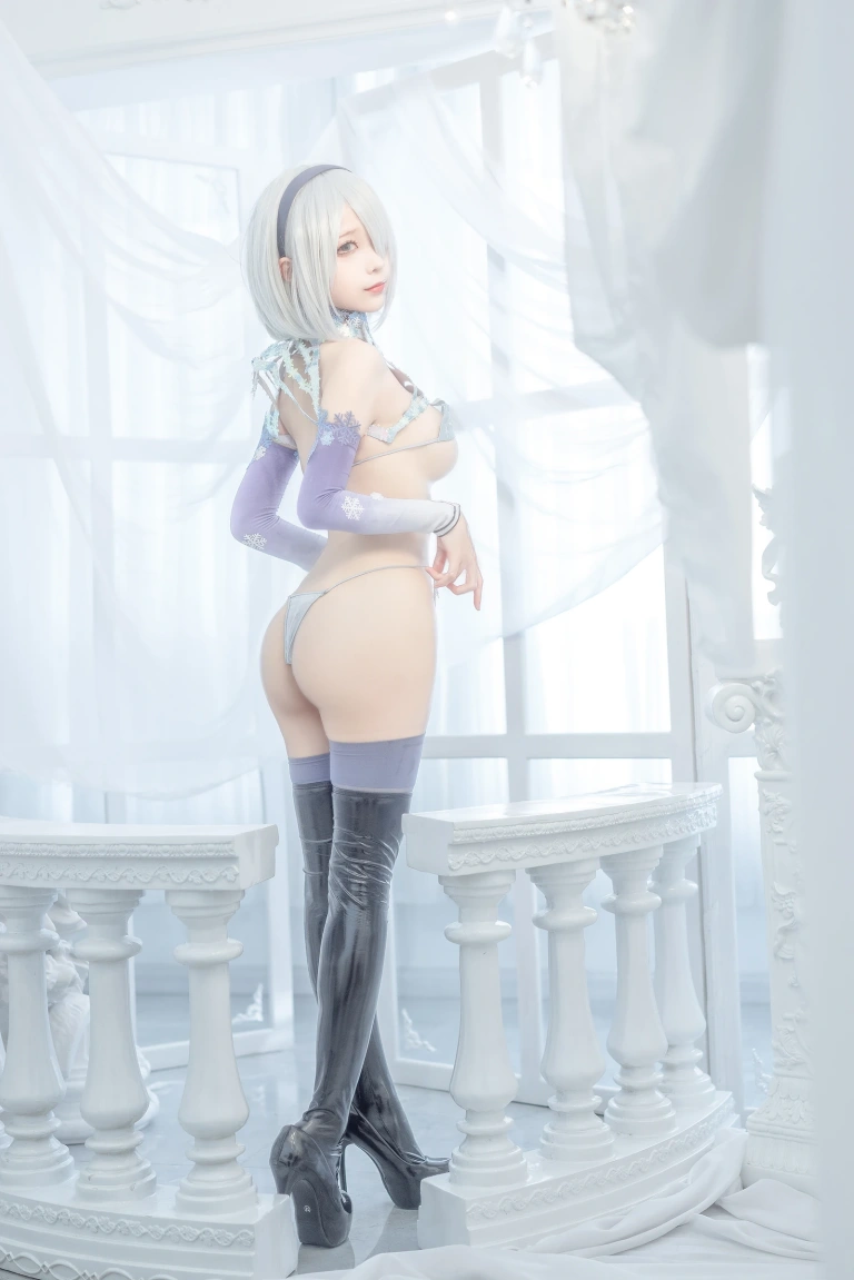 蠢沫沫《冰雪2B》主题写真：35张全套美图