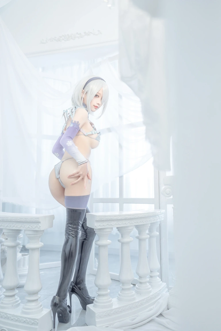 蠢沫沫《冰雪2B》主题写真：35张全套美图