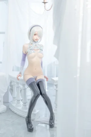 蠢沫沫《冰雪2B》主题写真：35张全套美图
