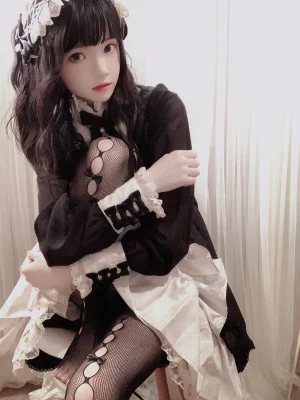 桜桃喵《Doll》主题写真：18张全套美图