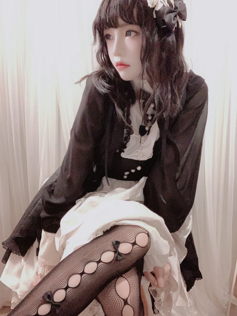 桜桃喵《Doll》主题写真：18张全套美图