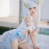 周叽是可爱兔兔《白金泳装》主题写真：23张全套美图