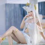 周叽是可爱兔兔《白金泳装》主题写真：23张全套美图