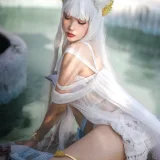 周叽是可爱兔兔《白金泳装》主题写真：23张全套美图