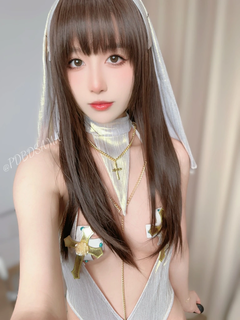 布丁大法《圣女契约》主题写真：102张全套美图，含9个视频