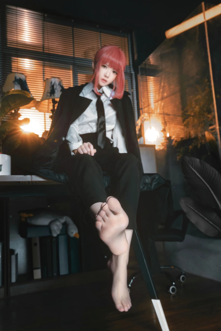 桜桃喵《玛奇玛》主题写真：38张全套美图