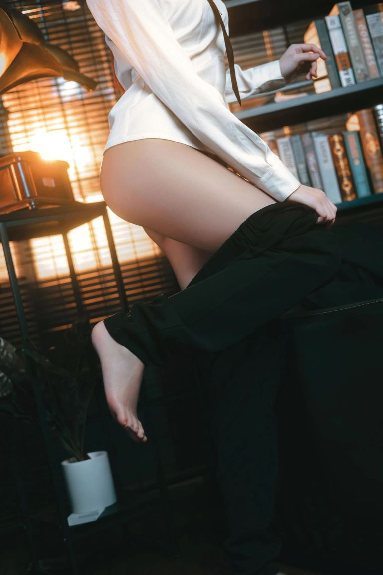 桜桃喵《玛奇玛》主题写真：38张全套美图