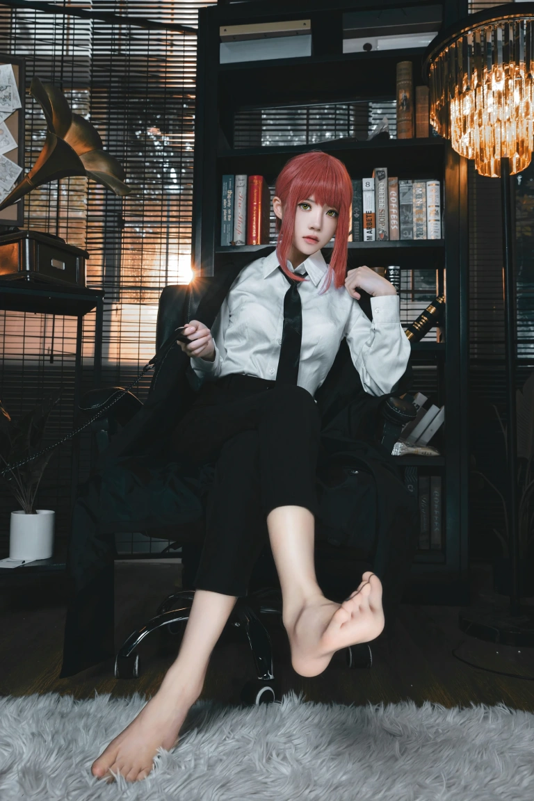 桜桃喵《玛奇玛》主题写真：38张全套美图