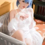 面饼仙儿《恰巴耶夫睡衣》主题写真：43张全套美图