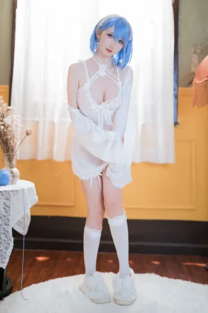 面饼仙儿《恰巴耶夫睡衣》主题写真：43张全套美图
