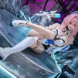 小仓千代《鸣潮 爱弥斯》主题写真：76张全套美图