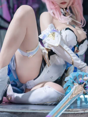 小仓千代《鸣潮 爱弥斯》主题写真：76张全套美图