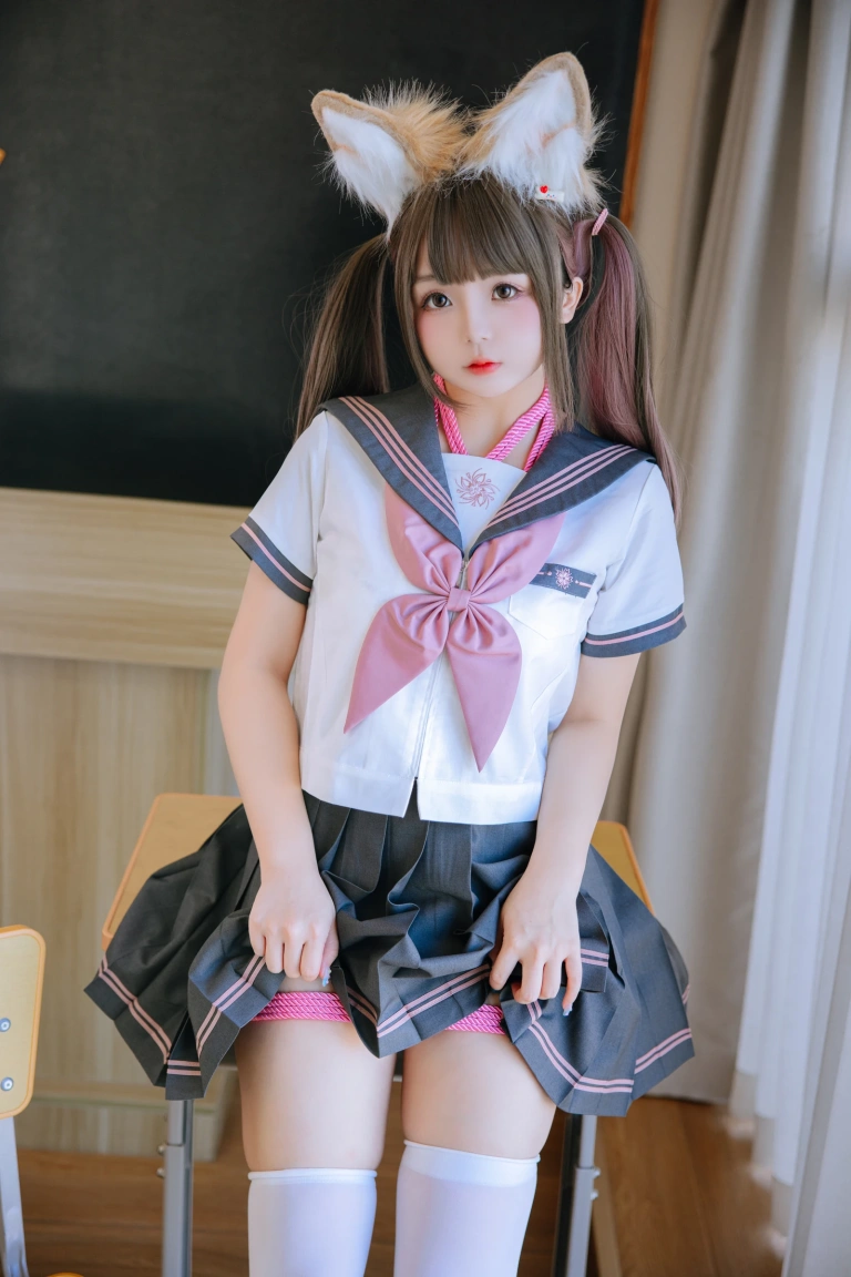 日奈娇(椎名莜)《课桌 捆绑》主题写真：150张全套美图，含3个视频