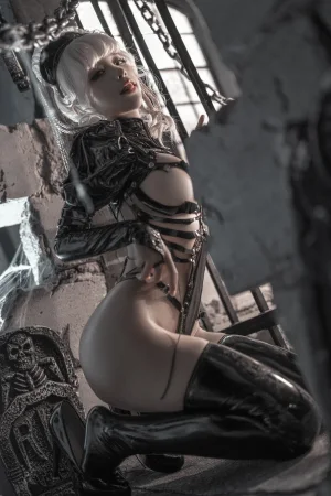 蠢沫沫《生日福利》主题写真：25张全套美图