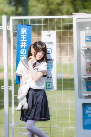 桜桃喵《草莓雪糕》主题写真：73张全套美图