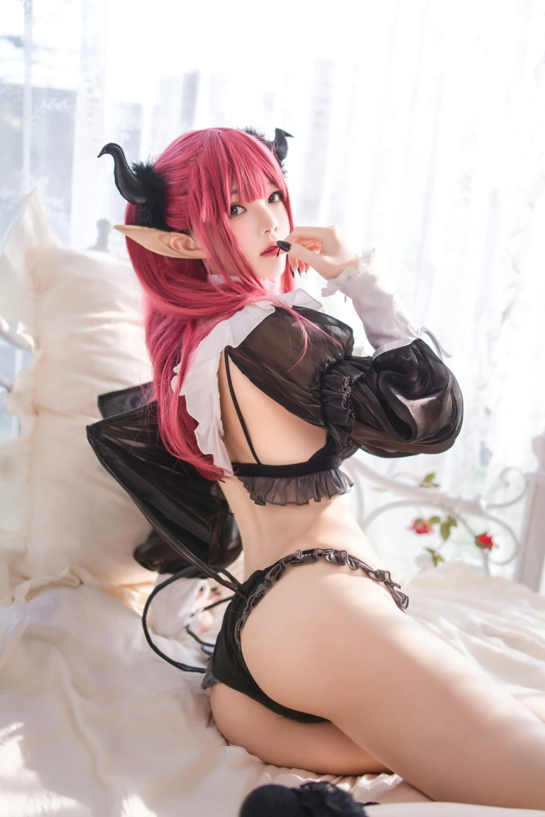 桜桃喵《喜多川海梦 魅魔》主题写真：66张全套美图，含1个视频