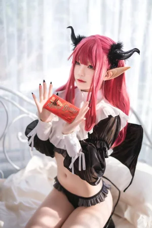 桜桃喵《喜多川海梦 魅魔》主题写真：66张全套美图，含1个视频