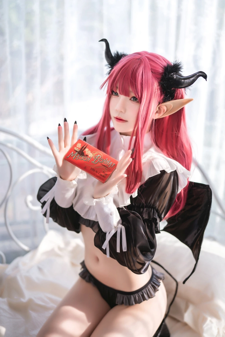 桜桃喵《喜多川海梦 魅魔》主题写真：66张全套美图，含1个视频