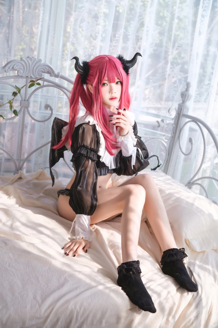 桜桃喵《喜多川海梦 魅魔》主题写真：66张全套美图，含1个视频