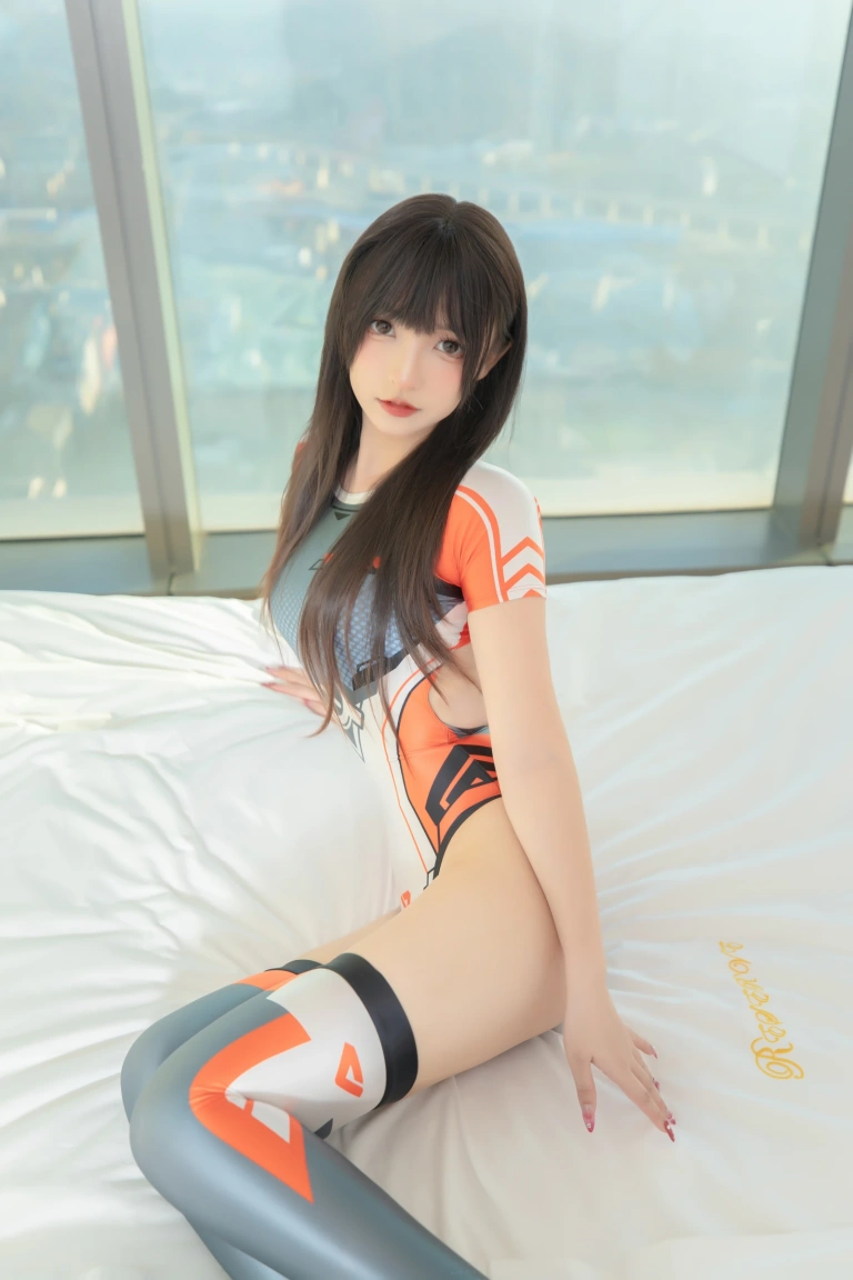 神楽坂真冬《第五季 序号7：《危险驾驶》》主题写真：75张全套美图，含2个视频