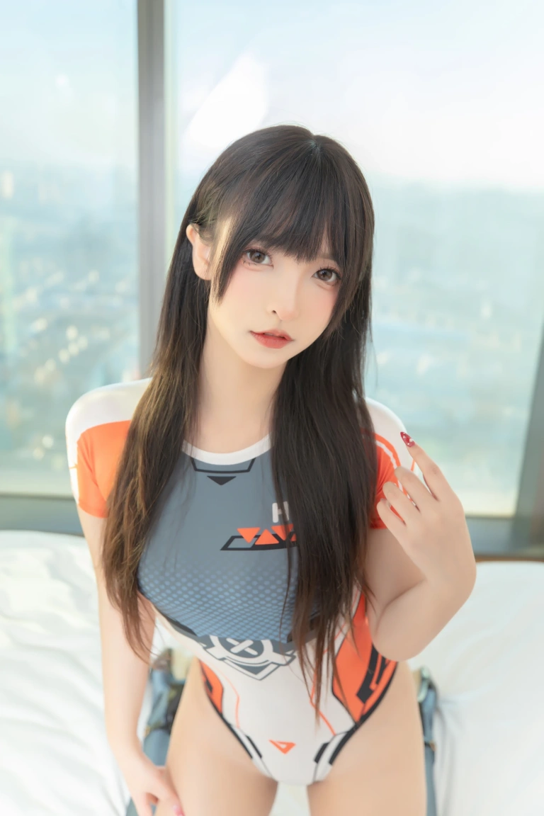 神楽坂真冬《第五季 序号7：《危险驾驶》》主题写真：75张全套美图，含2个视频