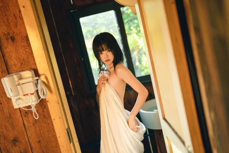 桜桃喵《果夏》主题写真：36张全套美图