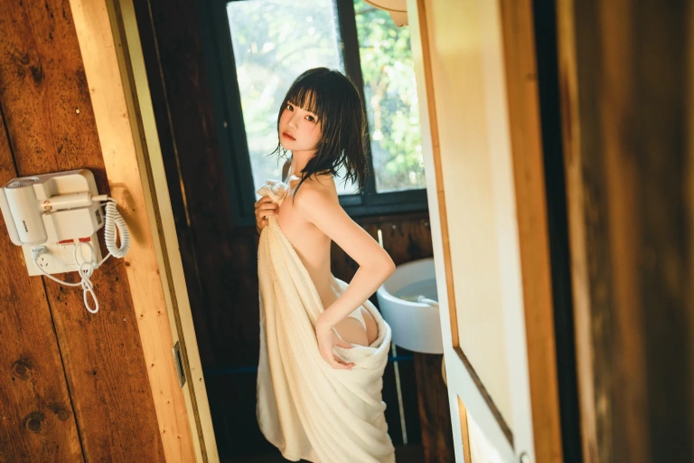 桜桃喵《果夏》主题写真：36张全套美图