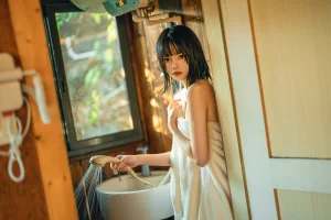桜桃喵《果夏》主题写真：36张全套美图