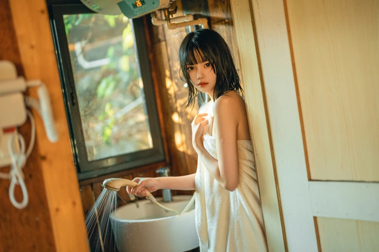 桜桃喵《果夏》主题写真：36张全套美图