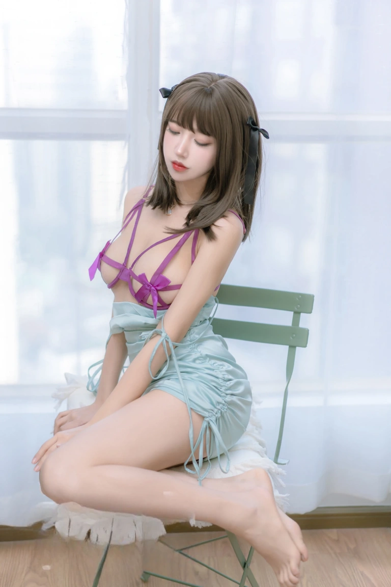 过期米线线喵《邻居家的妹妹》主题写真：51张全套美图