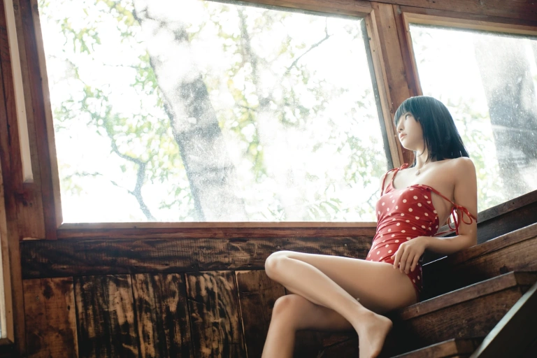 桜桃喵《果夏 红波点》主题写真：45张全套美图