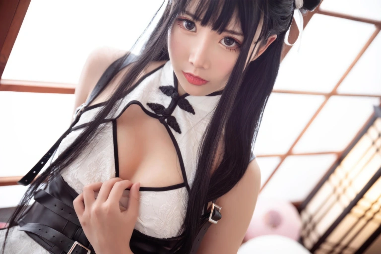 面饼仙儿《白色旗袍》主题写真：60张全套美图