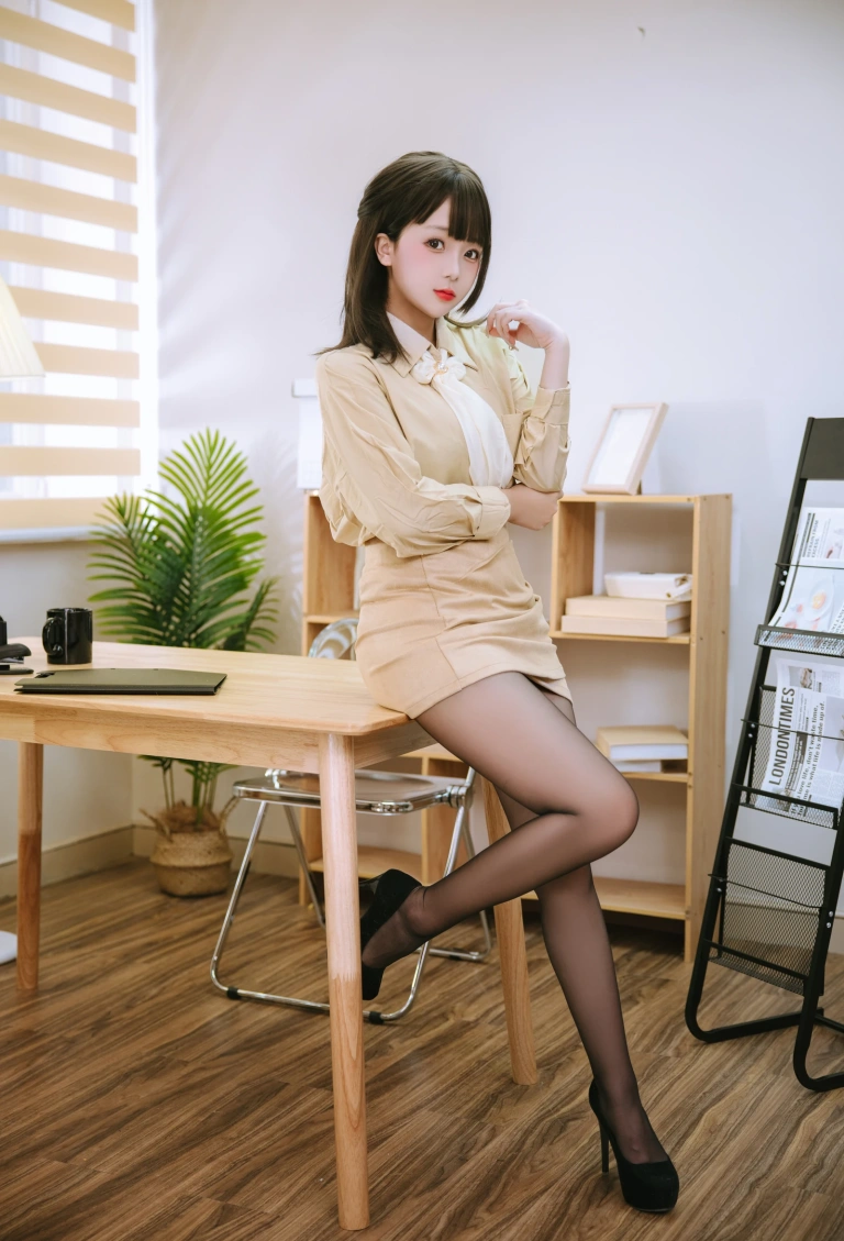 日奈娇(椎名莜)《秘书》主题写真：181张全套美图
