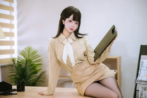 日奈娇(椎名莜)《秘书》主题写真：181张全套美图