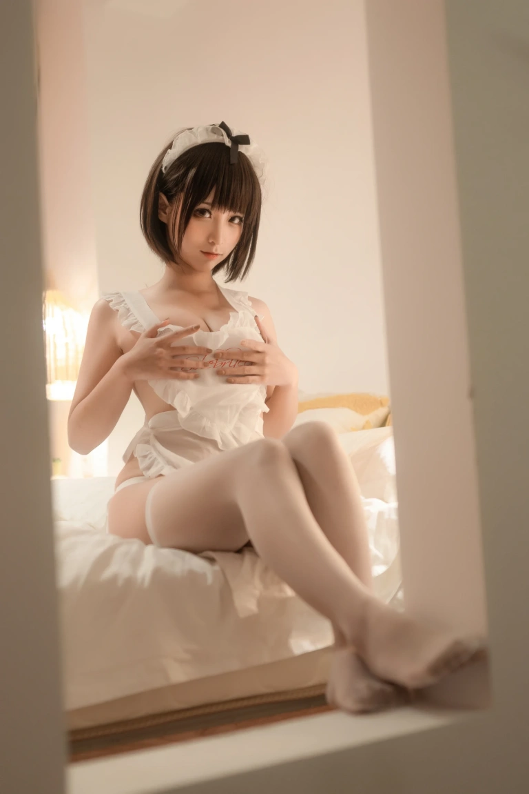 蠢沫沫《沫沫真爱版 爱心围裙》主题写真：50张全套美图