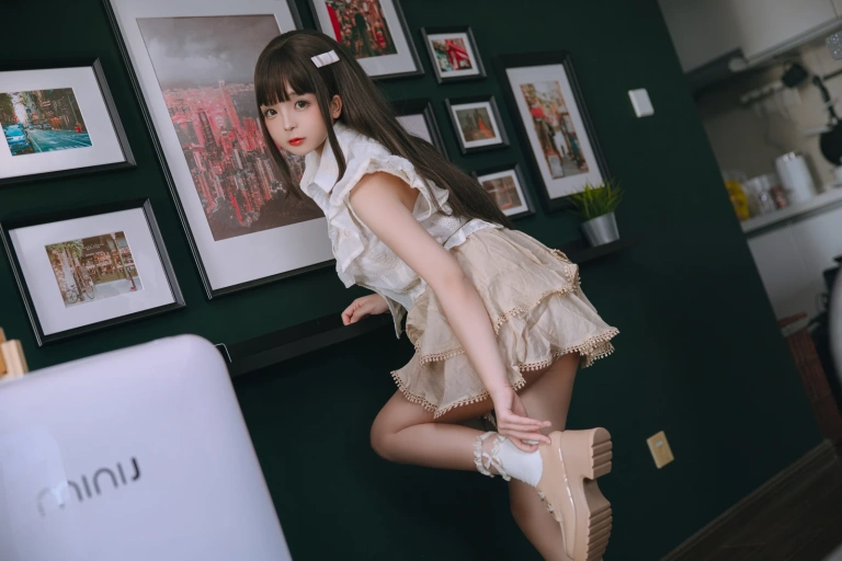 日奈娇(椎名莜)《人妻》主题写真：149张全套美图