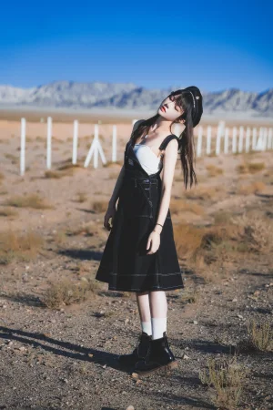 桜桃喵《果夏 遥》主题写真：20张全套美图
