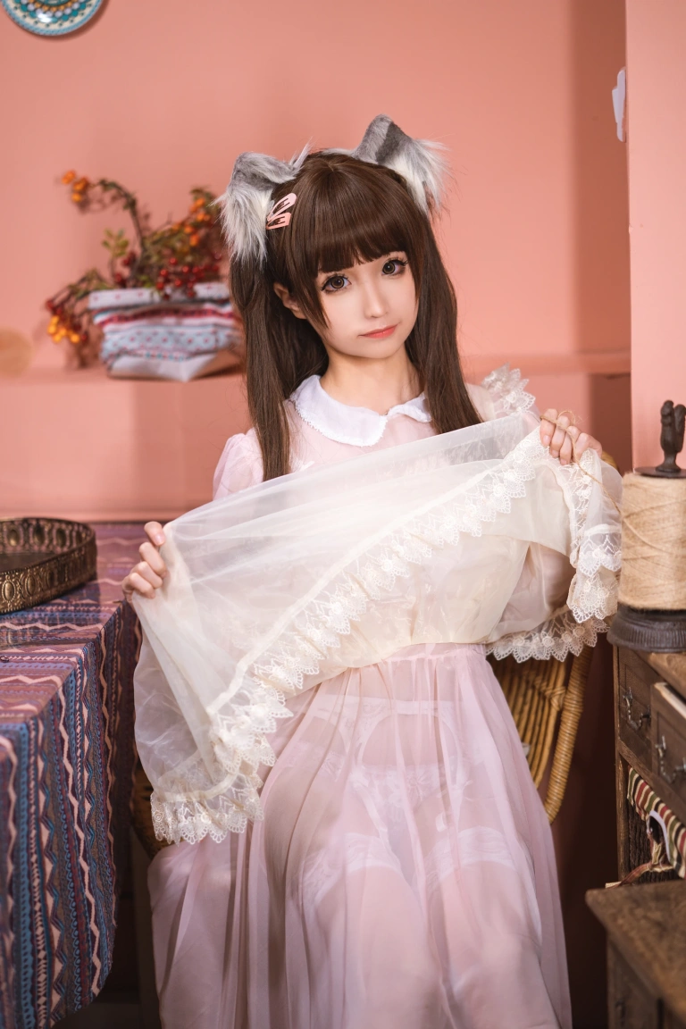 蠢沫沫《粉透明女仆》主题写真：34张全套美图