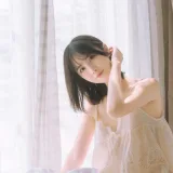 念雪《白色吊带》主题写真：55张全套美图