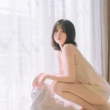 念雪《白色吊带》主题写真：55张全套美图