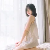 念雪《白色吊带》主题写真：55张全套美图