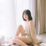 念雪《白色吊带》主题写真：55张全套美图