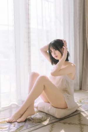 念雪《白色吊带》主题写真：55张全套美图