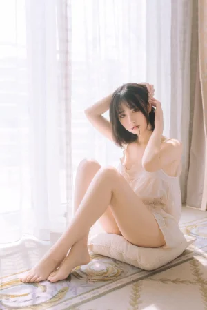 念雪《白色吊带》主题写真：55张全套美图