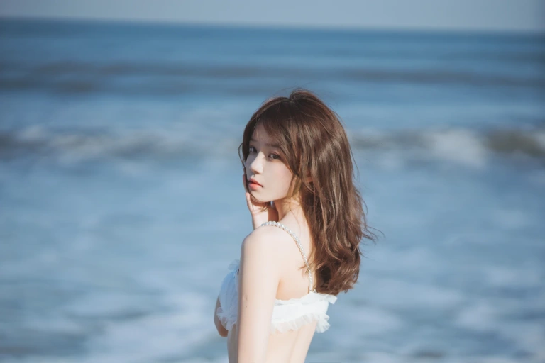 桜桃喵《果夏 小珍珠》主题写真：12张全套美图