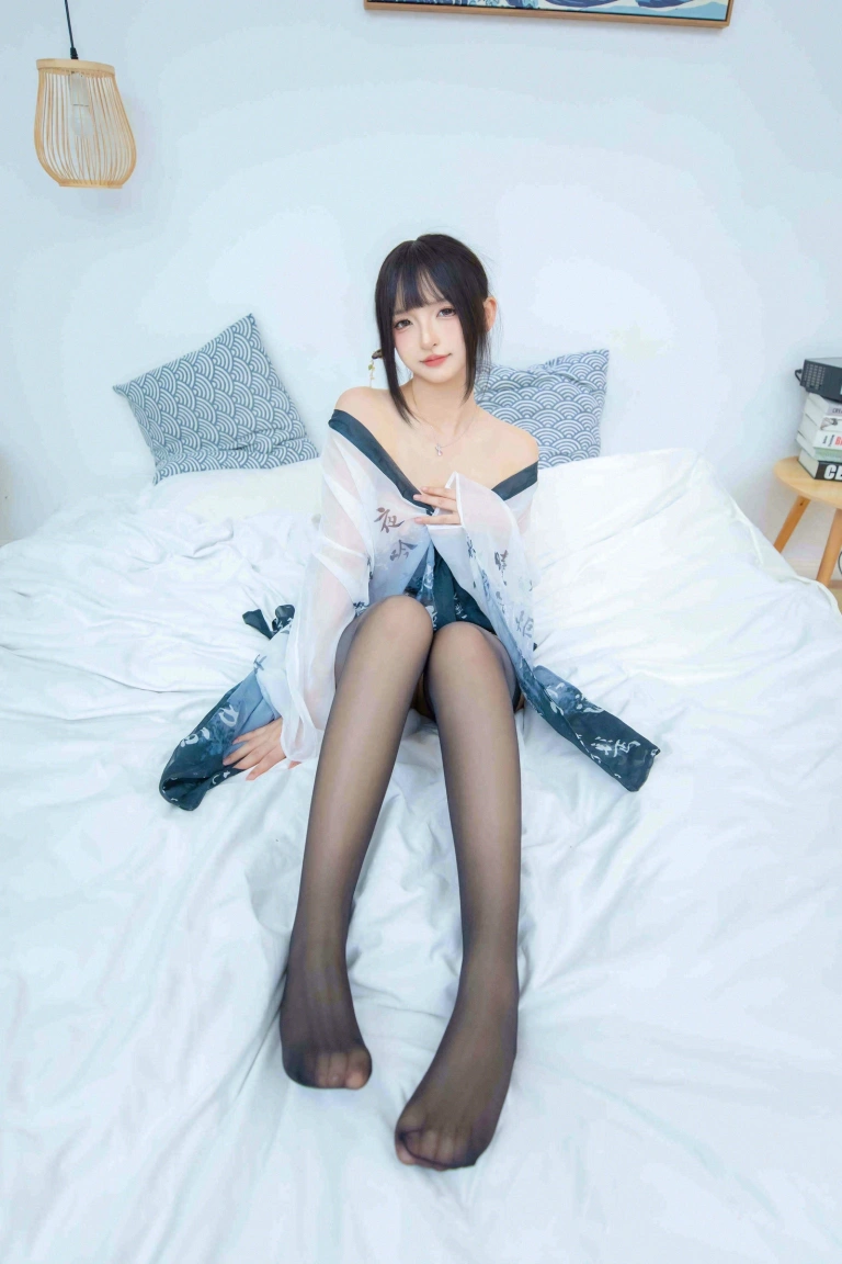 神楽坂真冬《第五季 序号13：《蓬山夜吟》》主题写真：75张全套美图，含2个视频