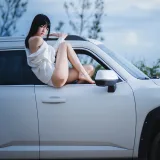 桜桃喵《车车》主题写真：15张全套美图