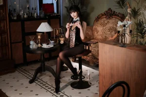 面饼仙儿《豹纹兔女郎》主题写真：16张全套美图