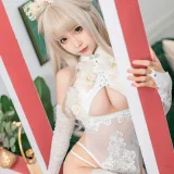 蠢沫沫《沫沫真爱版 歪萌白旗袍》主题写真：40张全套美图