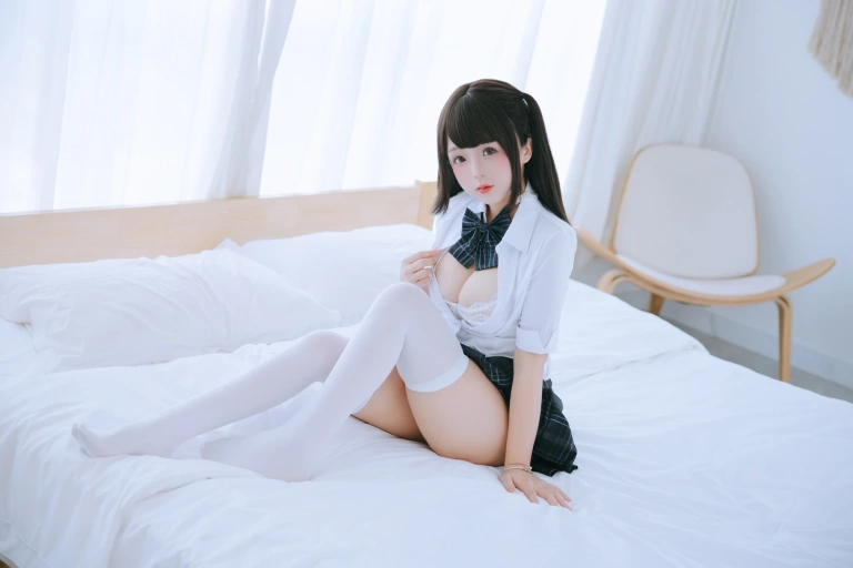 日奈娇(椎名莜)《学姐》主题写真：150张全套美图